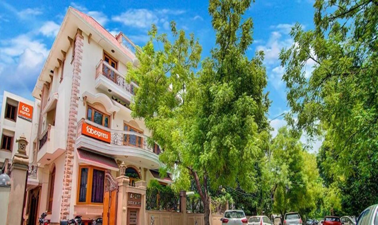 Fabexpress Ashray Hotel Noida Exterior foto