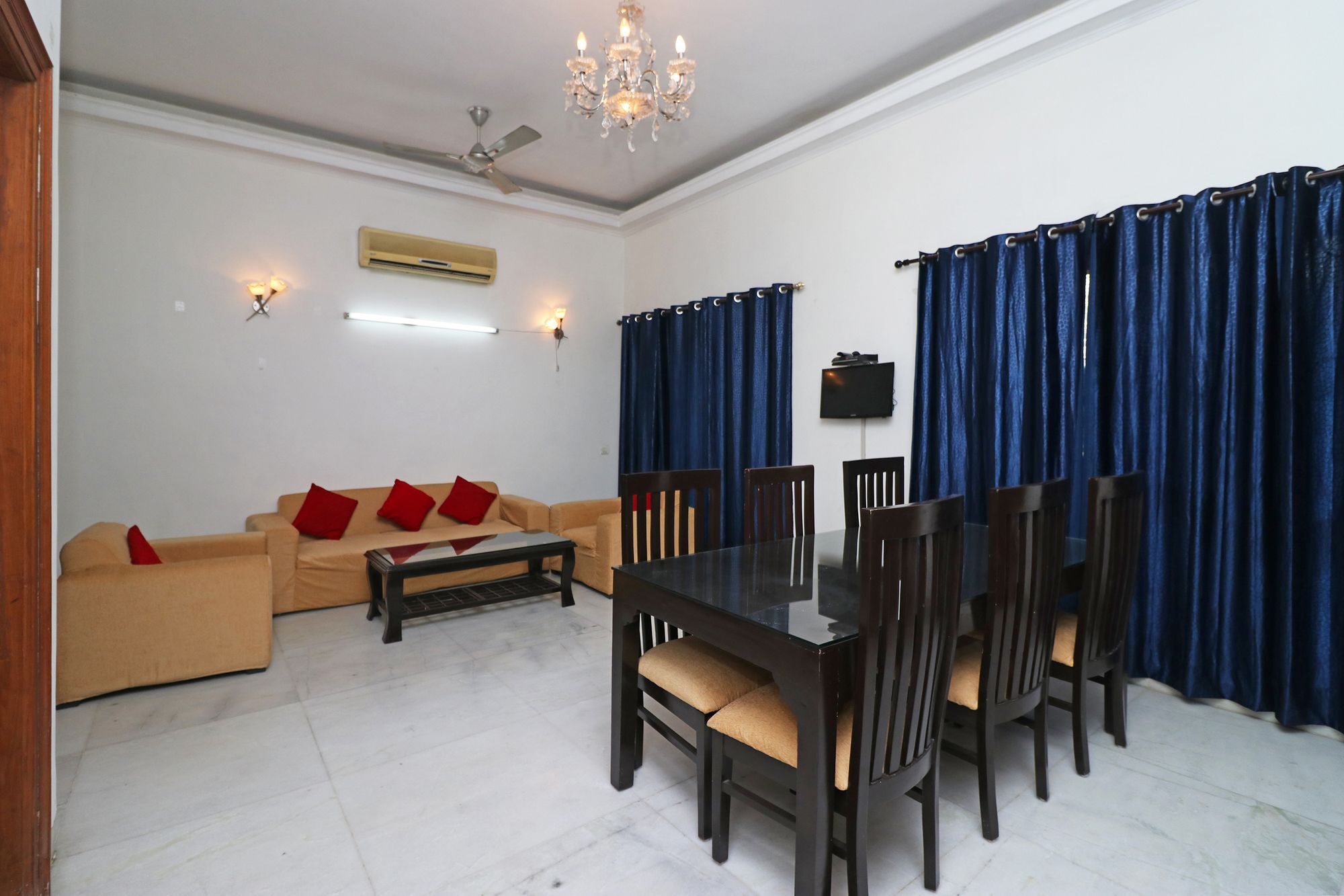 Fabexpress Ashray Hotel Noida Exterior foto